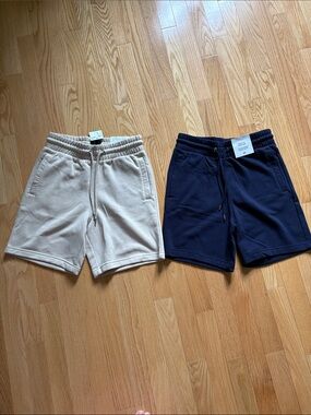 NWT H & M Lot of 2 - Men's Navy and Cream Pull-On Jersey Shorts XS